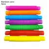 Favore di partito 5pcs Bobina di tubo di plastica colorata Giocattoli creativi del cerchio per bambini Sviluppo precoce Giocattolo pieghevole educativo Colore casuale