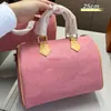 Sac d'oreiller en denim Sac fourre-tout de grande capacité Sac à main à fermeture éclair pour femmes Sacs à bandoulière classiques avec fermeture à glissière Pochette de voyage avec sangle en cuir amovible