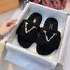 Vinter Flat Mules Plush Sandals Luxury Slide Women Slippers Warm Women Wool Sandals Comfort Slipper Flip Novely Cotton Tyg Platform Classic Leisure Slipper