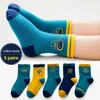 Skarpetki dla dzieci 5 par 1-12 lat skarpet dla dzieci Skarpetki dinozaurowe dla chłopców śmieszne ciepłe skarpetki zimowe set Spring Kids Girls Socks Prezent 231121