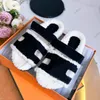 Designer Chipre Sandálias Femininas Lã Chinelos Chinelos de Lã Macio Peludo Sandália Alça Ajustável Design Quente Slide