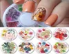 Verkoop van 1 doos 3D Nail Art Decoraties Roze Geel Paars Nagel Kleurrijke Geconserveerde Verse Gedroogde Bloemen DIY Ontwerp Accessoires Na1422904