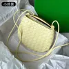 Handtas Venetasbottegas Sardine 2023 Broodje Koeienhuid Geweven Damestas Handheld Eén schouder Crossbody Pai Ling Handvat Dumpling Bag onder de arm