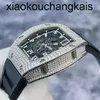 Miers tittar på Richasmilers BBR Factory Tourbillon Carbon Fiber Millers Swiss Waterproof Top Clone RM010 AG WG SCAL OUTER RING 18K MEKANISK