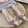 Designer Mius Sandals Anti Slip Yttre midklacks klackar Satin Silk Pointed Toe Rhinestone Bow Cat Heel Single Shoes Baotou Back Hollow Hower High Heels Upadded Shoes