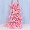 Couronnes de fleurs décoratives 135 têtes de fleurs 1pcs soie artificielle fleur de cerisier rose vigne tenture murale décoration rotin fausse plante feuille guirlande Rom 230422