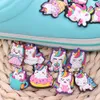 MOQ 20 Stuks Cartoon Dier Paard Eenhoorn PVC Kawaii Schoen Charmes Schoen Onderdelen Accessoires Decoraiton Gesp voor Bands Armbanden Kid Kerstcadeau