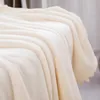 Mantas de invierno franela borla bola para camas cálido ligero felpa polar sofá cubierta decoración estilo europeo sólido mantón manta 231123