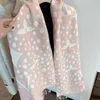 Designer Dot Scarf Large Letter Scarf Senaste Hot Selling Touch Touch Suppless varm bekväm Collocation Luxury Jacquard Tassel Pashmina Gift Storlek 180*65CMM