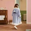 Serviettes Robes Enfants Robe à capuche pour filles hiver 2023 nouvelle princesse enfant fille épaisse garder au chaud longue chemise de nuit corail polaire doux peignoir pyjamasL231123