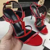 2024 Top donne scarpe eleganti di lusso designer tacchi alti in pelle verniciata tono oro triplo nero nudo rosso sandali moda donna donna pompe per feste da ufficio