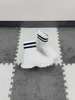 Lüks Tasarımcı Bebek Çorap Ayakkabıları Çizgi Tasarım Çocuk Botları Boyut 26-35 Kutu Nefes Alabası Örgü Tasarım Toddler Spor Kekarları NOV25
