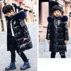 Ensembles de vêtements Mode brillant garçons vêtements d'extérieur hiver 30 manteaux adolescent coupe-vent chaud vestes enfants longs Parkas enfants pardessus 231123