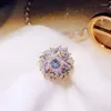 Klastrowe pierścionki klasyczne choinki pełne diamentów luksusowy pierścionek kobiety otwarty temperament biały cyrkon delikatny biżuteria prezent świąteczny