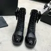 Stivaletti da donna firmati 2023 Nuovo portafoglio Doc Martens alla moda Stivaletti con quadri con diamanti Stivali da cavaliere stile britannico