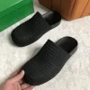 Yaz Sandal Mule Loafers Kauçuk 10a En Kalite Luxurys Boston Terlik Kaydırıcıları Sandale Dışarıda Platform Tasarımcıları Günlük Ayakkabı Slaytları Yürüyüş Plajı Erkek Kadınları Düz