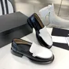 Diseñador Nuevo mocasador zapatos mujeres retro hebilla de perla redonda hebilla gruesa zapatos zapatos chicas damas resort de trabajo blanco grueso