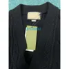 23SS Designer-Cardigan für Herren, Knopfleiste, klassisch, Buchstabe, dick, gedreht, Blumenstrick, abnehmbare Ärmel, Akademie-Stil, modisch, regelmäßig, lässig, lange Ärmel, Damen, S-L