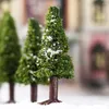 Dekoracyjne kwiaty drzewa drzewa model świąteczny sosna miniaturowa mini krajobraz krajobrazowy sztuczny oddział wioski architektura pociągu cedrowa