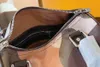 Kvinnor handväskor modekudde totes väska zoom med vänner duffel handväska läder axelpåsar koppling handväska designer crossbody plånböcker