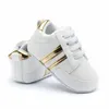 First Walkers Scarpe da bambino nate Ragazzi Sneaker da ragazza Due strisce per bambini Bambini piccoli Stringate in pelle PU Suola morbida Sneakers 018 Mesi 231122