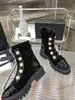 Designer dameslaarzen Zwart kalfsleer Nude Boots Hoge kwaliteit Martin-laarzen Zwarte Letter Rits Chelsea Laarzen Metalen Letters Platformlaarzen