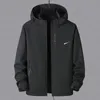 Nieuwe Charge Coat Heren Lente en Herfst Dunne Outdoor Grote Losse Winddichte Waterdichte Jas met Capuchon Topjas Heren