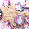 MOQ 20 pièces dessin animé Animal cheval licorne PVC Kawaii breloques de chaussures pièces de chaussures accessoires décoration boucle pour bandes Bracelets enfant cadeau de noël