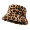 Kapelusz żeńska zimowa twarz Pokaż mały wzór lamparta Hat Fisherman Hat żeńska wszechstronna ciepła doniczka kapelusz ins Pluszowy kapelusz wiadra 231015