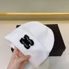 Projektantka luksusowa ciepła dzianina ochrona czapki zwyczajny temperament zimna czapka narciarska oficjalna strona internetowa Wersja 1: 1 projekt mody Knit Hats Factory Store
