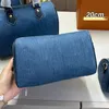 Sac d'oreiller en denim Sac fourre-tout de grande capacité Sac à main à fermeture éclair pour femmes Sacs à bandoulière classiques avec fermeture à glissière Pochette de voyage avec sangle en cuir amovible