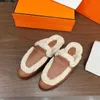 Womens Winter Wool Slippers Shoes Shoes Lazy Flat Boots Baotou Flop Flops Warm Plush Slipper Lady Slides Slides مع حذاء فرو كبير الحجم 35-41-42 مع صندوق 63739