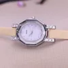 Armbandsur Lady Women's Watch Japan Quartz-pärlemor mode timmar enkel retro riktig läderflicka födelsedagspresent Julius ingen låda