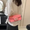 Sac à main pour femme Valentins Designer de luxe 2023 Nouvelle lettre Version coréenne Mignon étranger À la mode Français Bandoulière Petit Vent Parfumé Cuir Brillant Petit Carré X