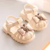 Primeiros Walkers Summer Sapatos de criança para bebês meninas Pu couro fofo arco de sandálias ao ar livre Solas de ergonomia 230424