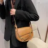 Akşam çantaları vkjf pu deri eyer omuz çantası kadınlar için moda kadınlar crossbody lüks tasarımcı bayanlar çanta karma kadın