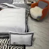 Black White Designers Bedding Sets 4 Pcs Letter Printed Duvet Cover Queen King Size Bed Sheet Pillowcases Luxury Designer Comforter Set No Fillingoy3l