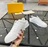 2024 Elegante Winter Merk Mannen Lage Sneakers Schoenen Heren Wit Kalfsleer Party Bruiloft Skateboard Wandelen Adem Runner zool Comfort FLOW Trainers