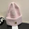 Designer di moda Cappelli Uomo Donna Beanie Autunno / inverno Cappello termico lavorato a maglia Sci Marca Bonnet Cappello teschio di alta qualità Lettera di marca Berretto caldo di lusso