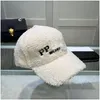 Top kapakları sahte kürk kabarık yün kova şapkaları kış tasarımcısı beyzbol markası balıkçı şapka erkek kadın sıcak sunhats siyah beyaz kar dHt07
