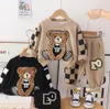 Ensembles de vêtements Printemps et automne Vêtements de sport pour enfants Designer Ours de dessin animé pour garçons Sweat à capuche et pantalon à manches longues avec fermeture éclair Ensemble de vêtements pour bébés en bas âge pour garçons 231124