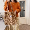 Вечерние сумки вельветовые плечо для женщин 2023 Leopard Print Designer Sumbags Girls Shopper повторно используемые кошельки.