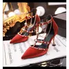 Amina Muaddi Brand Women Pumps Luxury Crystal Slingbackハイヒールサマーブライドシューズ快適なトライアングルヒールパーティーウェディング220114