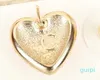 Luxury Quality Charm Small Heart Shape Stud Earring med Sparkly Diamond in Gold Plated Have Box Stamp