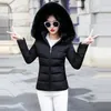 Parka da donna in piumino moda europea giacca invernale bianca grande pelliccia con cappuccio spesso cappotto caldo femminile per le donne 2023 231123