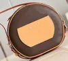 Moda Moda Bolsa Crossbody Bag Classic Circular Box Boiter Chapeau Soft Pancake Bun Designer Leather Canvas Travel Strapa de ombro ajustável M52294