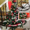 Kerstspeelgoedbenodigdheden Kerst Elektrische treinwagon Minitrein Kerstboom Hangende hangers Gemonteerd speelgoed Grappige decoraties Rekwisieten Navidad Geschenken voor kinderen 231124