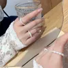 Bagues de cluster Japon Coréen Tendance à la main Perlé Naturel Perle d'eau douce pour femmes Simple Doigt Bijoux Bague En Gros