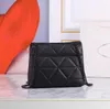 Klassisk klaff kuvert axelväska modemärke quiltade handväskor plånbok kvinnor lyxig designer handväska kedja crossbody messenger väskor avslappnad tygväska