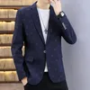 Garnitury męskie Suit Men Leisure 2023 Spring Small Jacket Koreańska wersja Szczupła moda uczniowie idą z pojedynczą zachodnią ubraniem